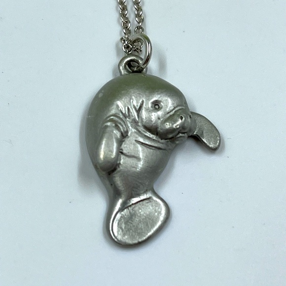 SLD Signed Vintage Chubby Seal Pendant Necklace - Picture 3 of 5